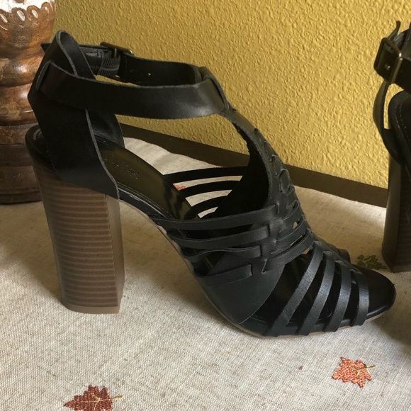 Charlotte Russe Black Heels Helena - Picture 2 of 8